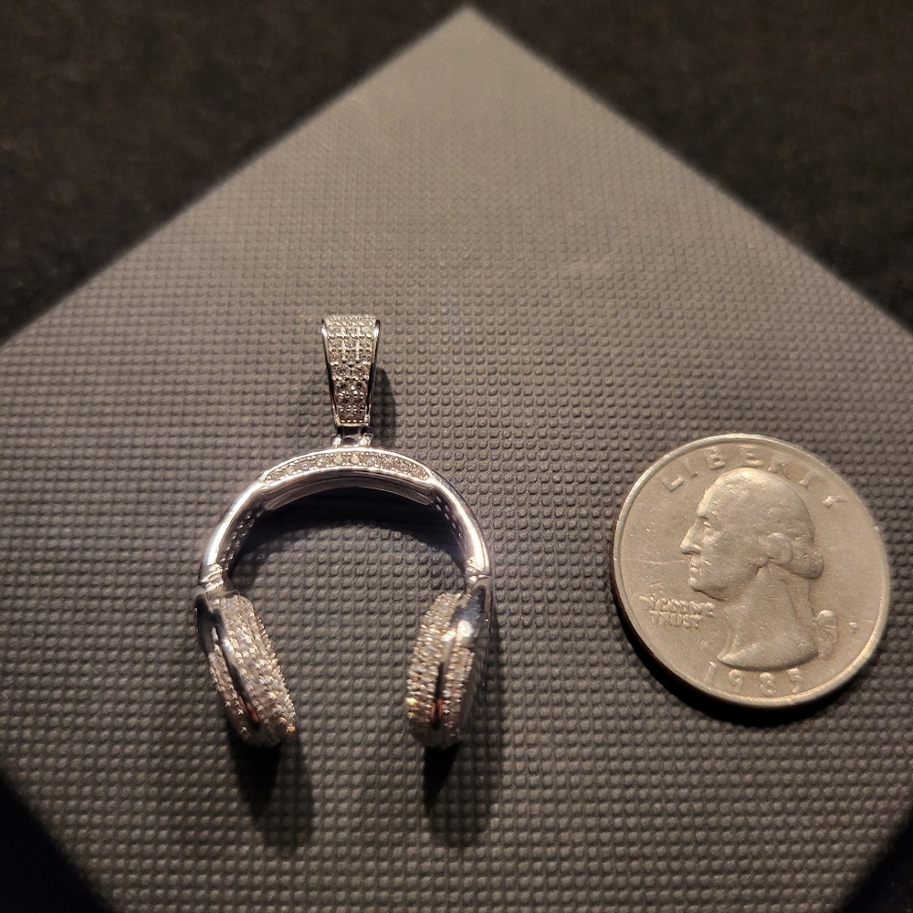 925 Sterling Silver headphones pendant